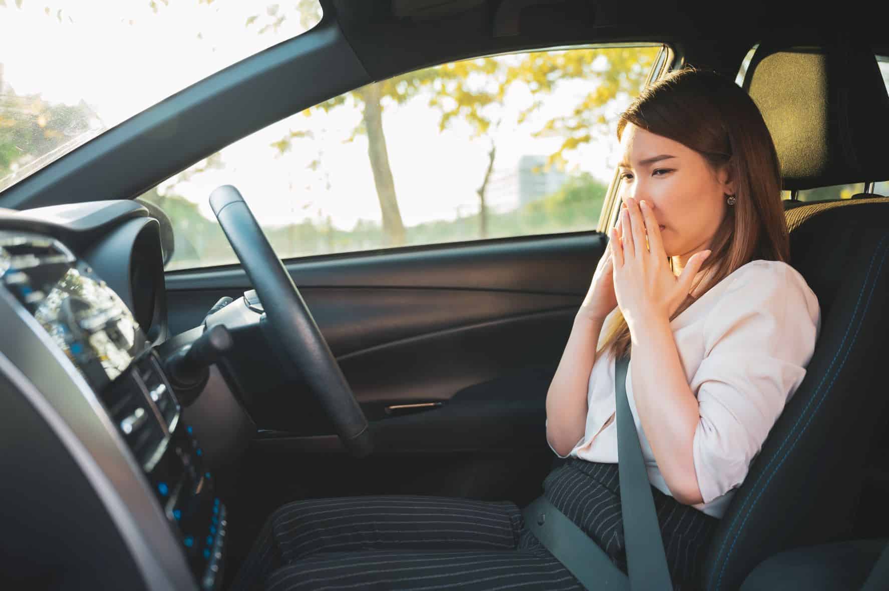 5 วิธีแก้ปัญหา แอร์รถยนต์มีกลิ่นเหม็น เกิดจากอะไร ?