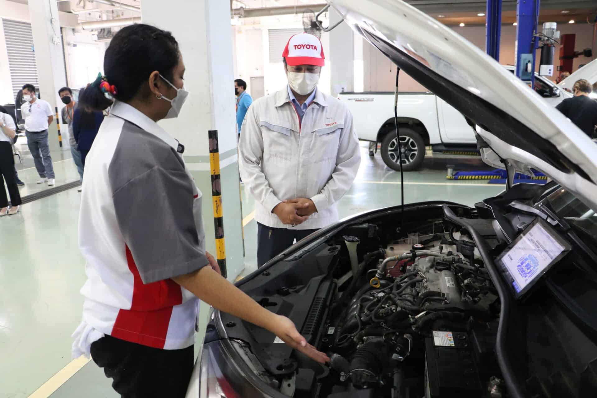 แข่งขัน “ทักษะการบริการลูกค้าโตโยต้า” ครั้งที่ 44 Autolifethailand.tv