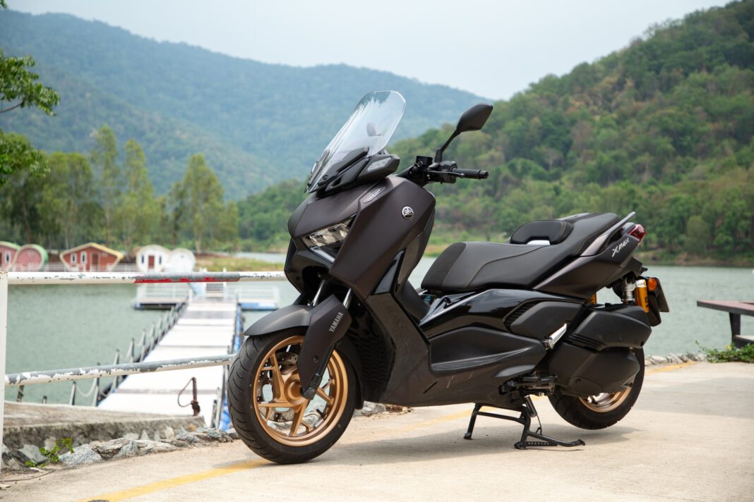 YAMAHA XMAX