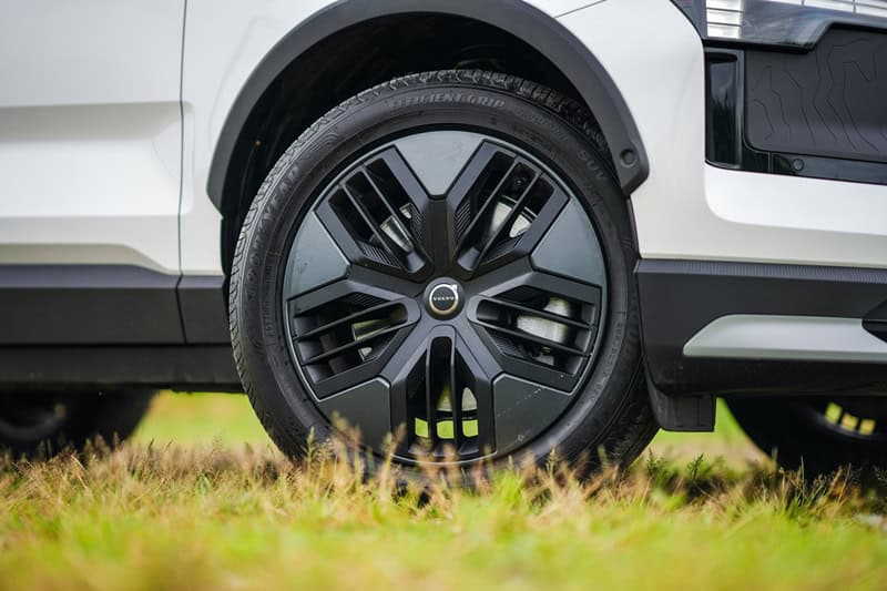 Volvo EX30 Cross Country