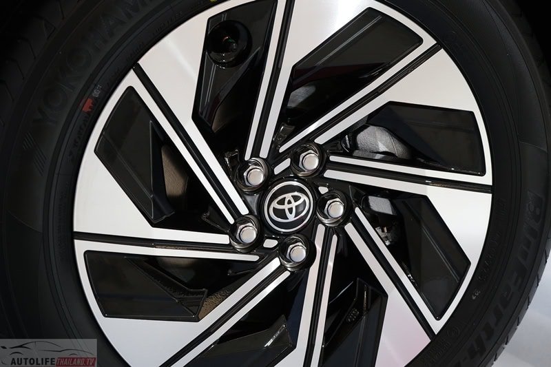 Toyota Yaris ATIV HEV