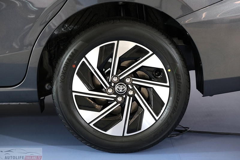 Toyota Yaris ATIV HEV