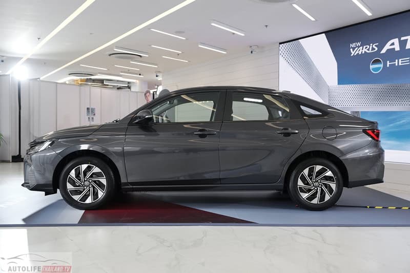 Toyota Yaris ATIV HEV