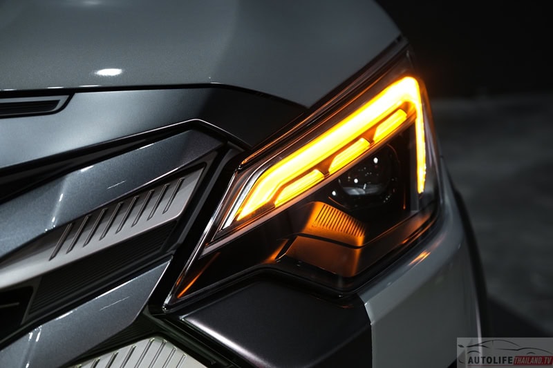 D-Max V-Cross