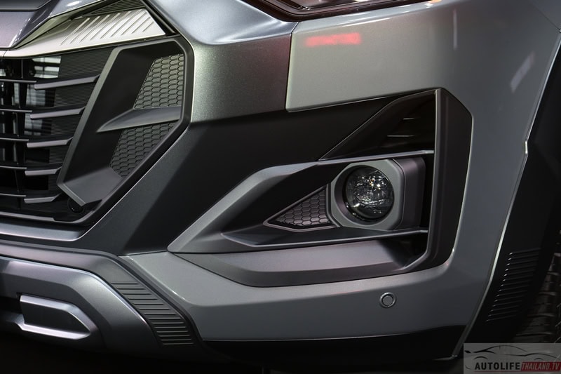 D-Max V-Cross