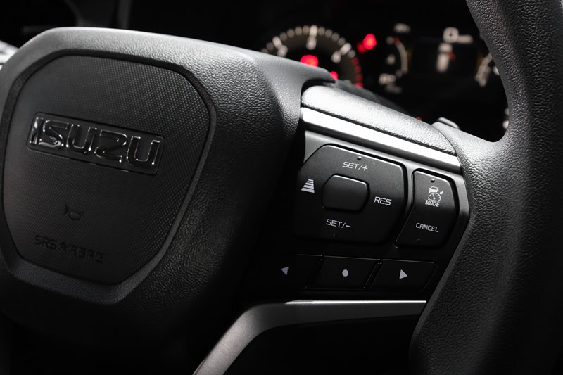 Isuzu MU-X