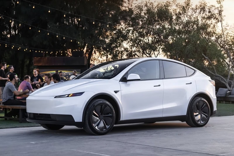 TESLA Model Y Standard