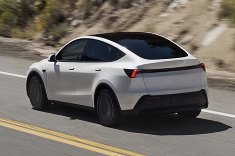 TESLA Model Y Standard