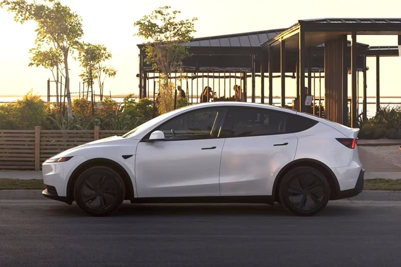 TESLA Model Y Standard