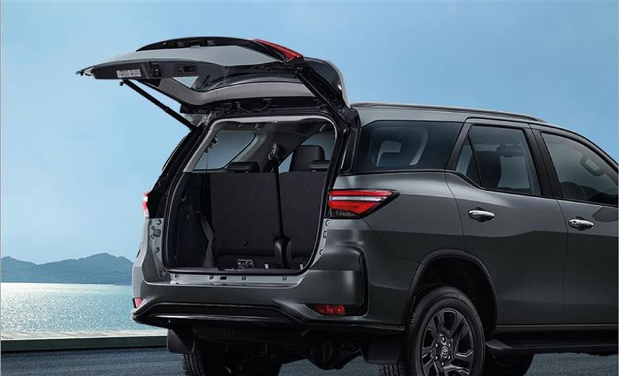 Toyota Fortuner Leader G Plus