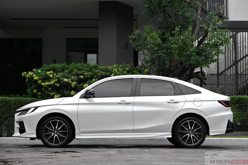Toyota Yaris ATIV HEV