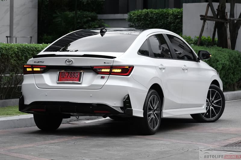 Toyota Yaris ATIV HEV
