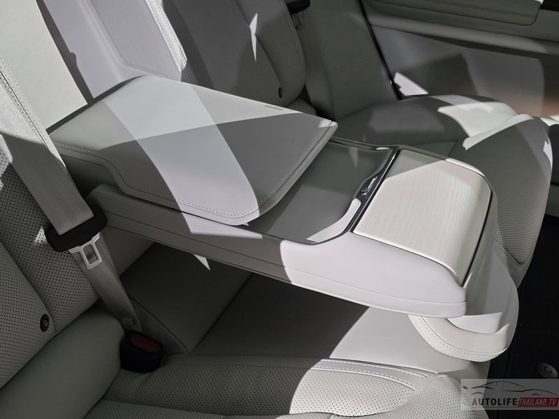 Volvo ES90