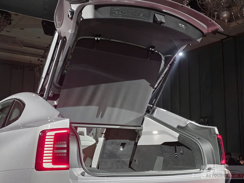 Volvo ES90