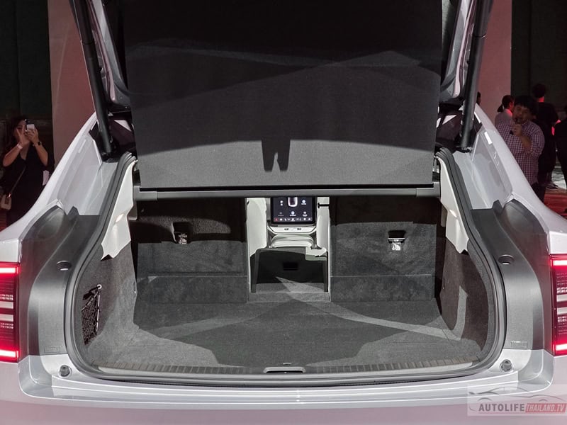 Volvo ES90