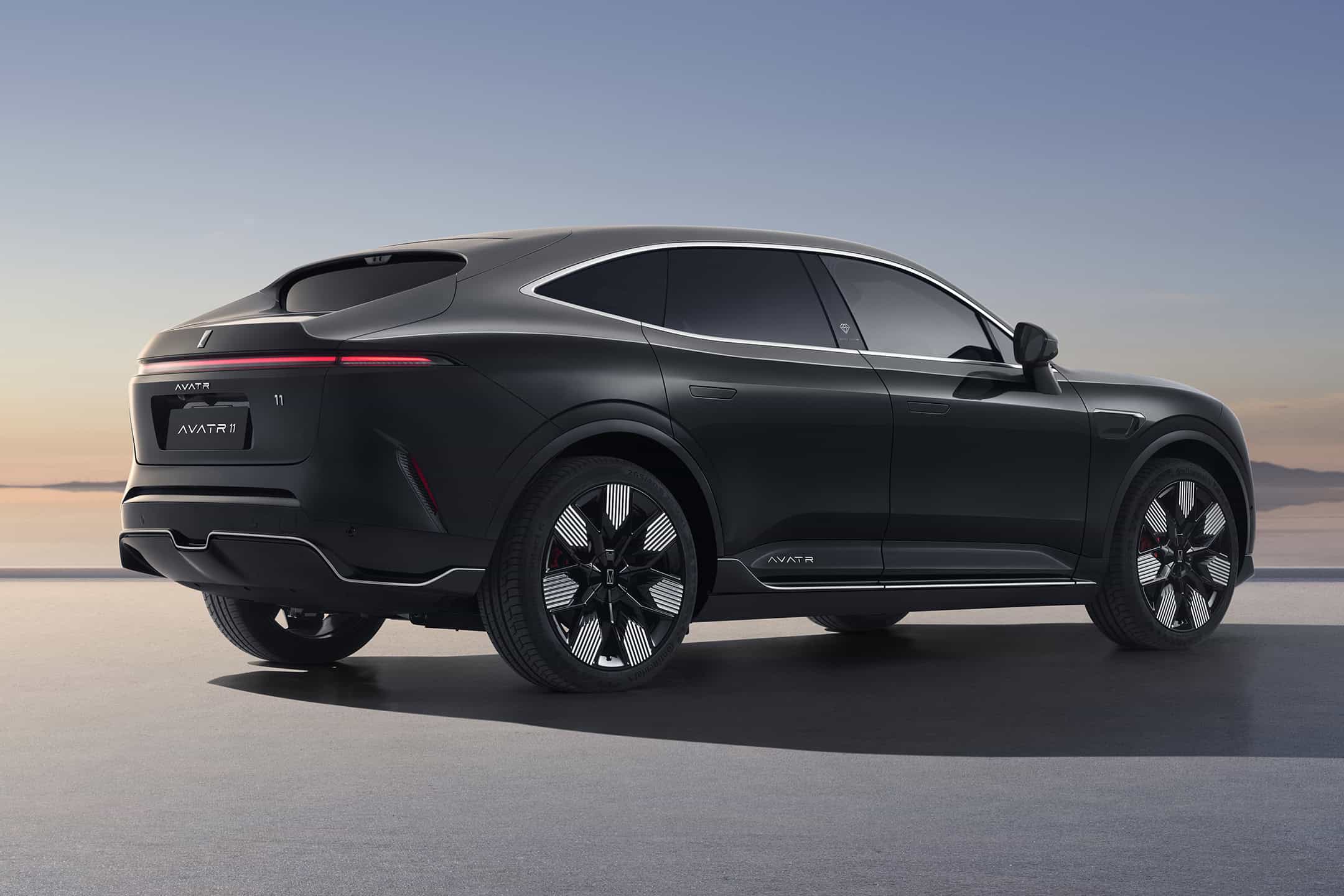 AVATR 11 Royal Edition