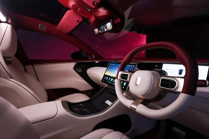 AVATR 11 Royal Edition