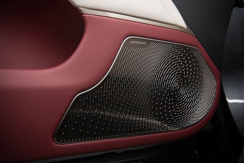 AVATR 11 Royal Edition