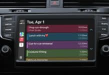 Tesla อาจอยู่ระหว่างการพัฒนารถยนต์ให้รองรับ Apple CarPlay สะท้อนให้เห็นเรื่องพยายามดันยอด