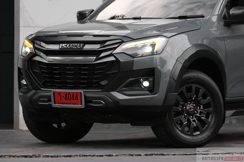 D-Max V-Cross