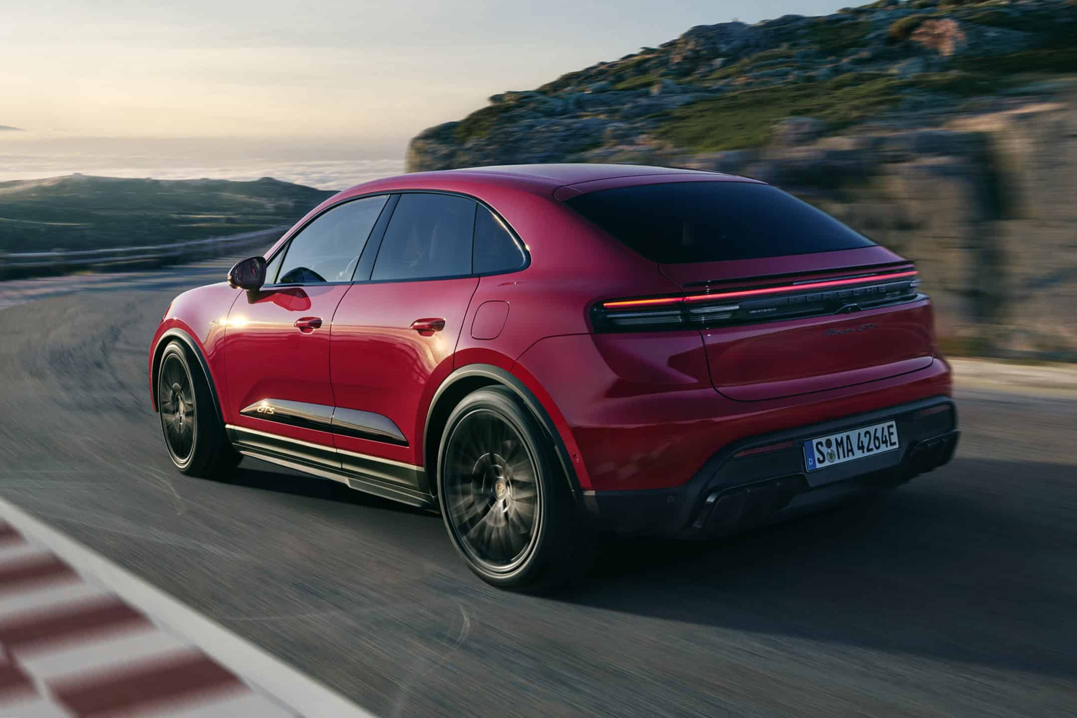 Porsche MACAN EV