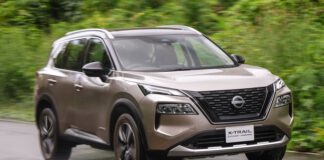 ภาพรถคันจริง Nissan X-Trail e-POWER e-4ORCE 4WD : 1,699,000 บาท (นำเข้า CBU ญี่ปุ่น) Nissan X-Trail