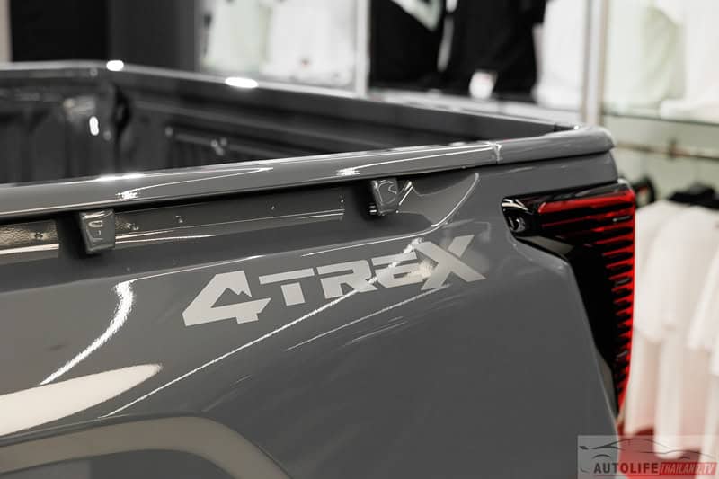 Hilux TRAVO Standard Cab