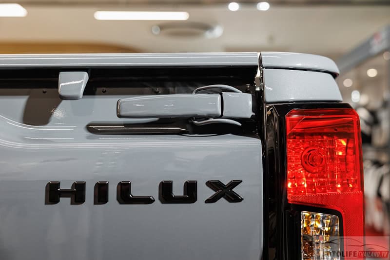 Hilux TRAVO Standard Cab
