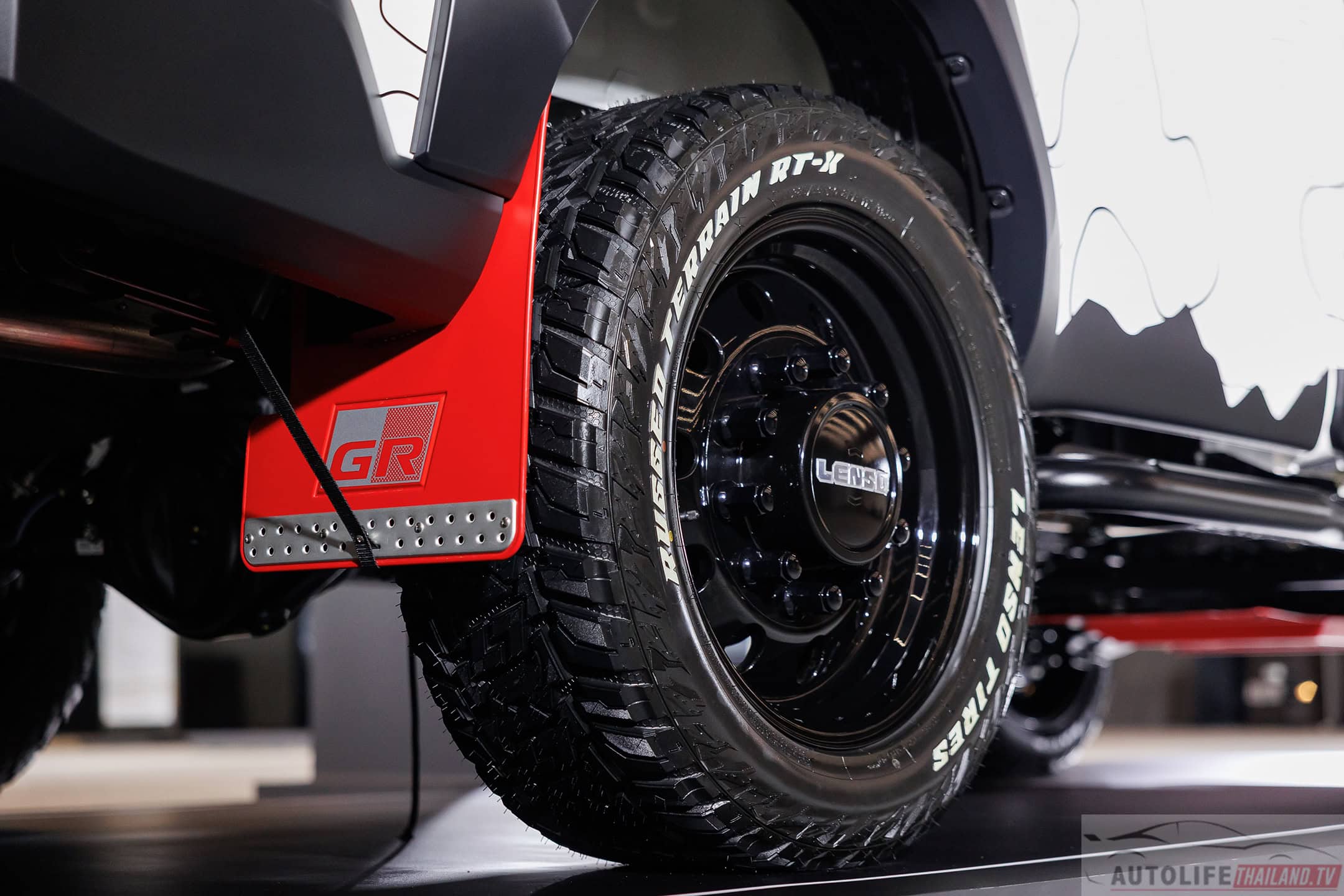 Hilux TRAVO Standard Cab