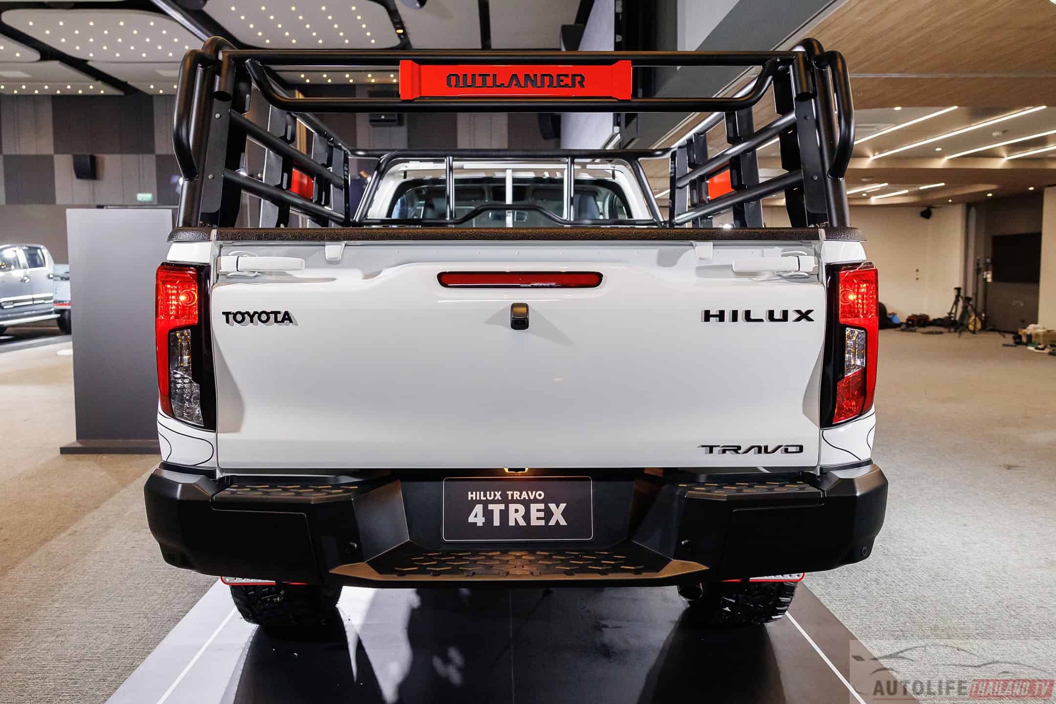 Hilux TRAVO Standard Cab