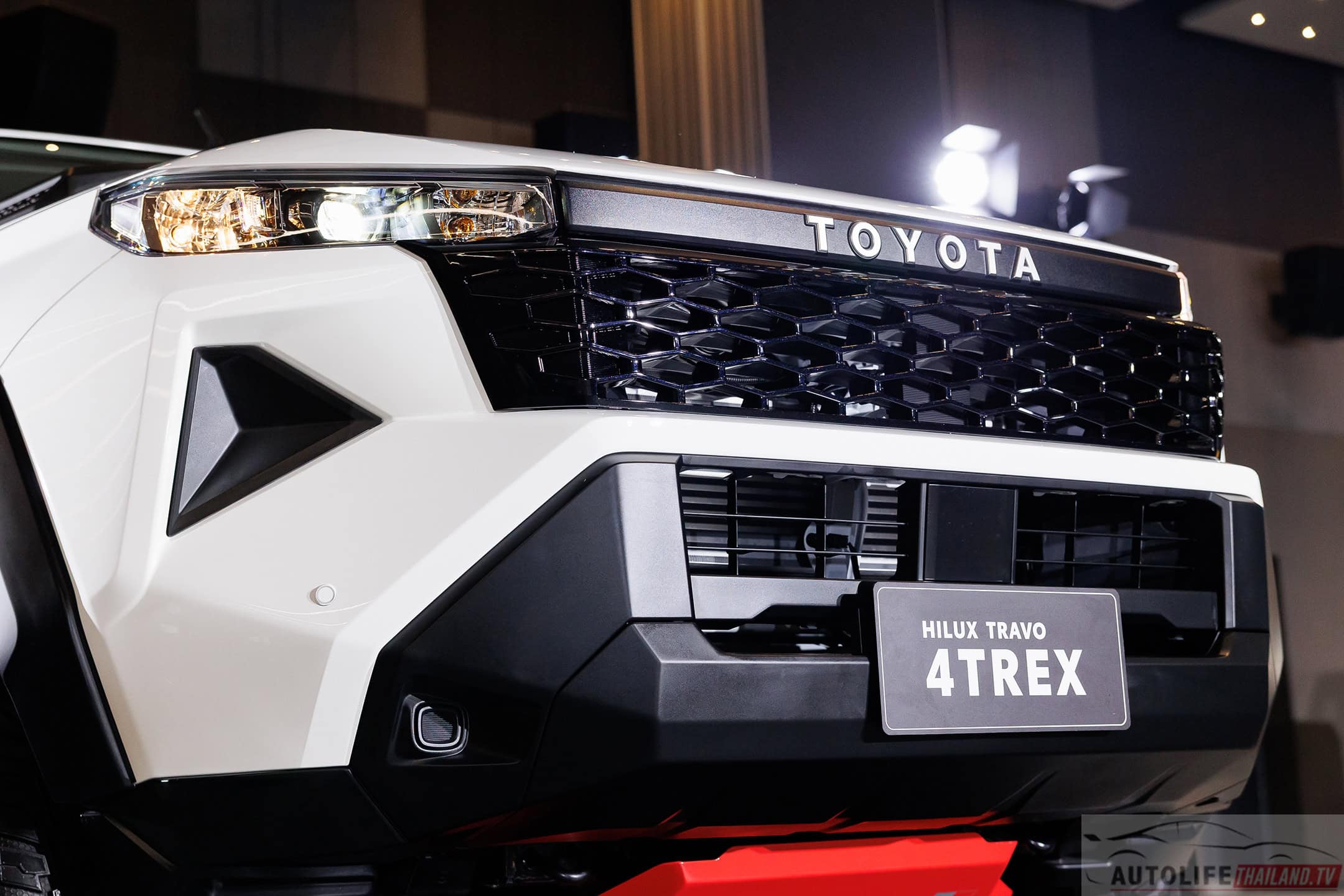 Hilux TRAVO Standard Cab