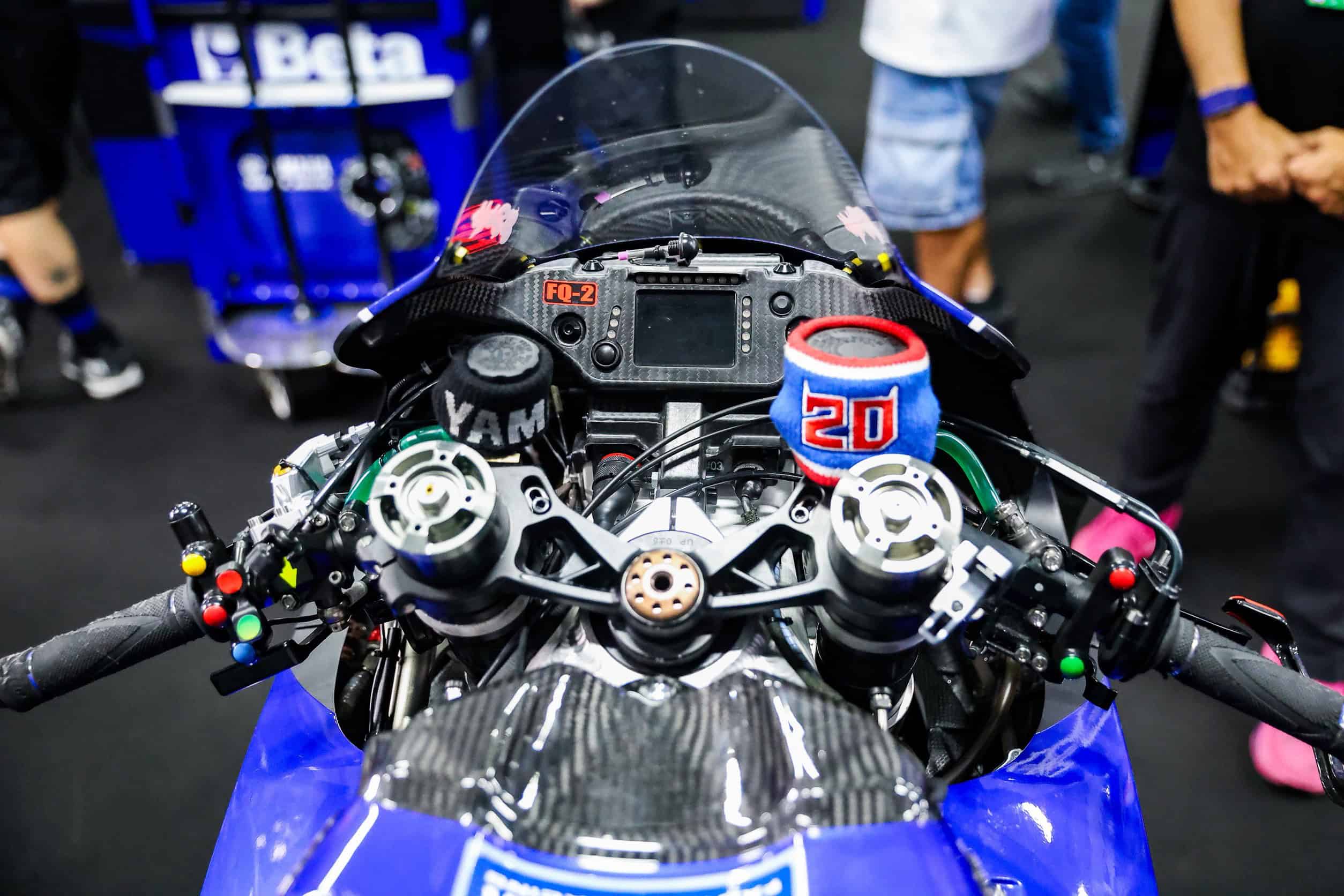 Yamaha YZR-M1 V4