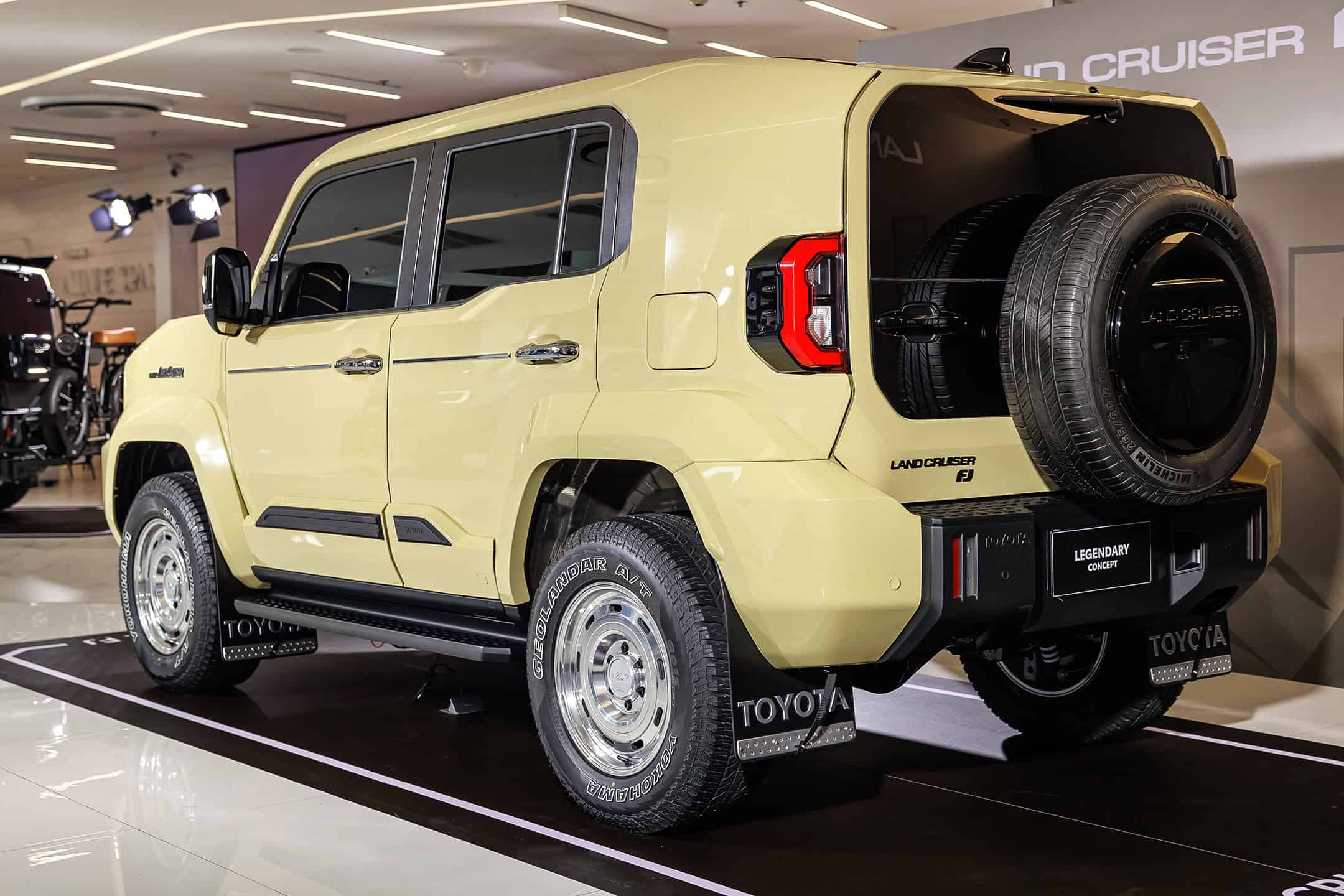 Toyota Land Cruiser FJ