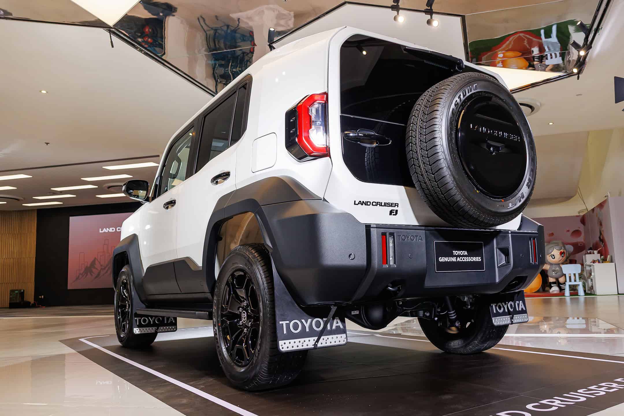 Toyota Land Cruiser FJ