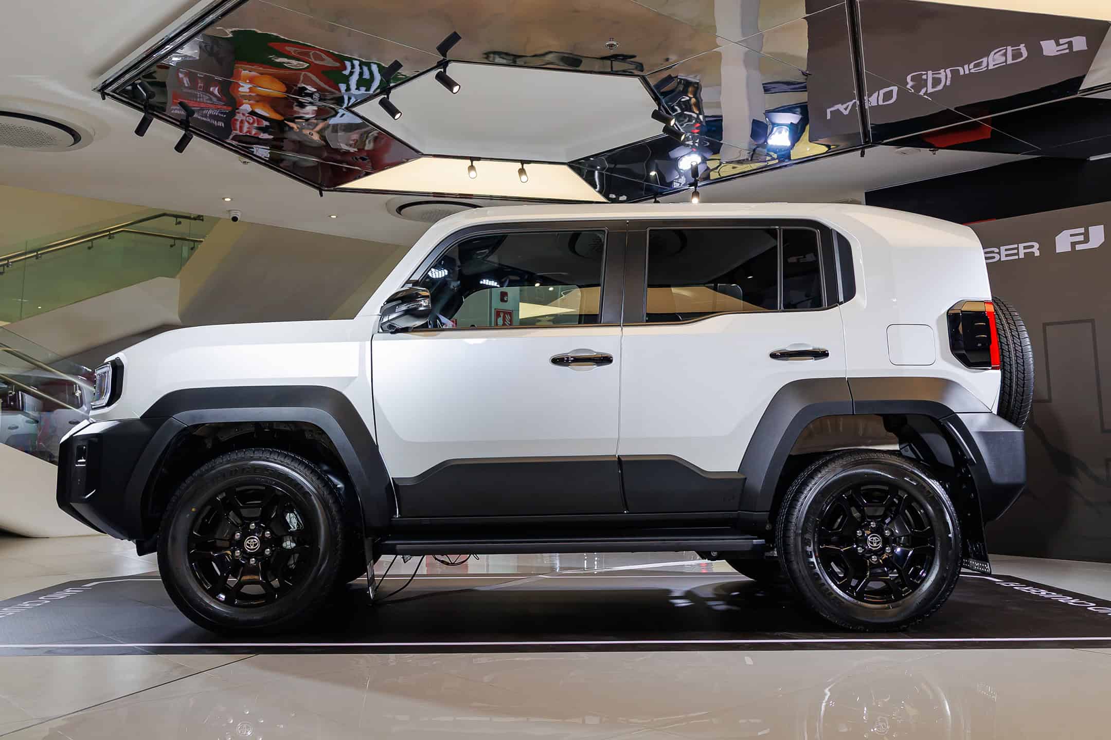 Toyota Land Cruiser FJ