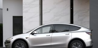 พาไปชมภาพรถคันจริง TESLA Model Y L 6-Seaters รถไฟฟ้า100% ราคาอย่างเป็นทางการ : 1,999,000 บาท | เบาะ 3 แถว 6 ที่นั่ง TESLA Model Y L