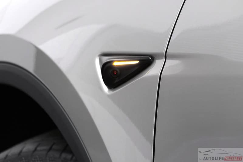TESLA Model Y L