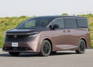 ภาพรถคันจริง Nissan ELGRAND e-POWER e-4ORCE ถูกกว่าคู่แข่ง Toyota Alphard เจอกันในไทย ปลายปีนี้ ! Nissan ELGRAND e-POWER