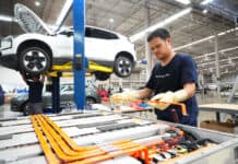พาชม! ขั้นตอนการเปลี่ยนโมดูลแบตเตอรี่ Volvo EX30 ในประเทศไทย Volvo EX30