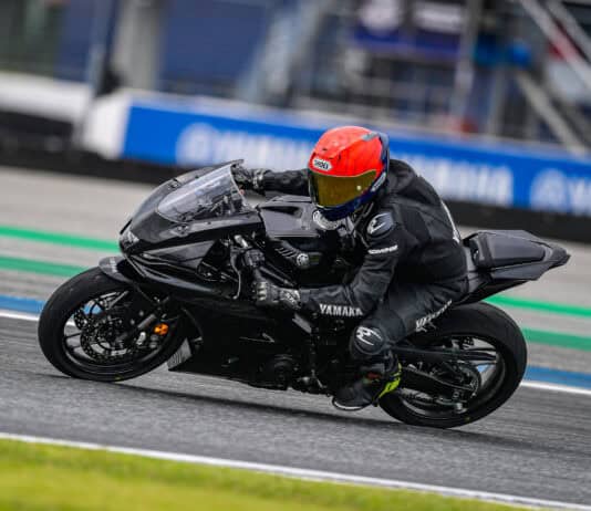ลอง New YAMAHA R7 ขี่สนุกคุมง่าย แรงเหมาะมือ เทคโนโลยีเยอะ YAMAHA R7