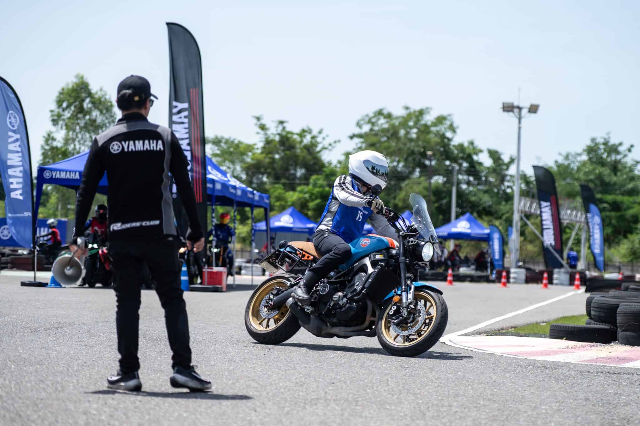 YAMAHA