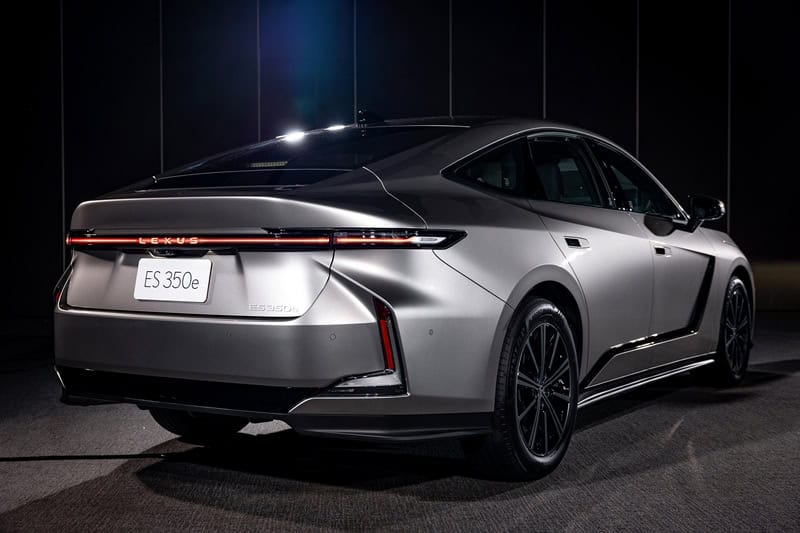 Lexus ES