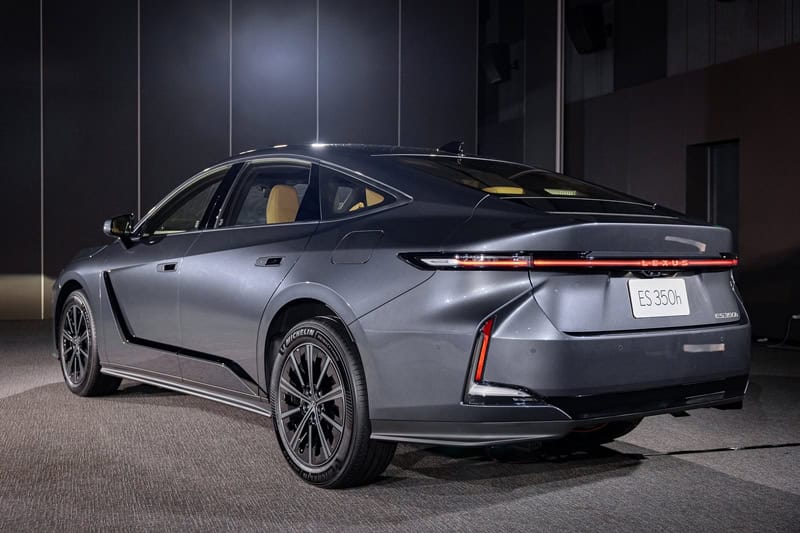 Lexus ES