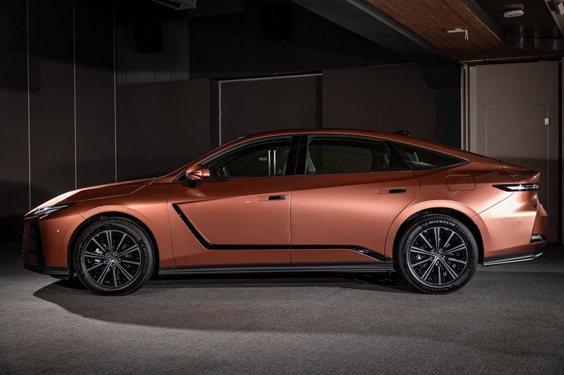Lexus ES