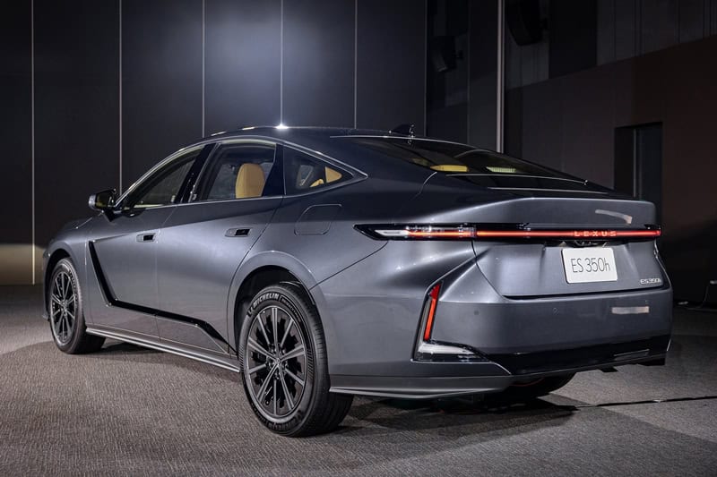 Lexus ES