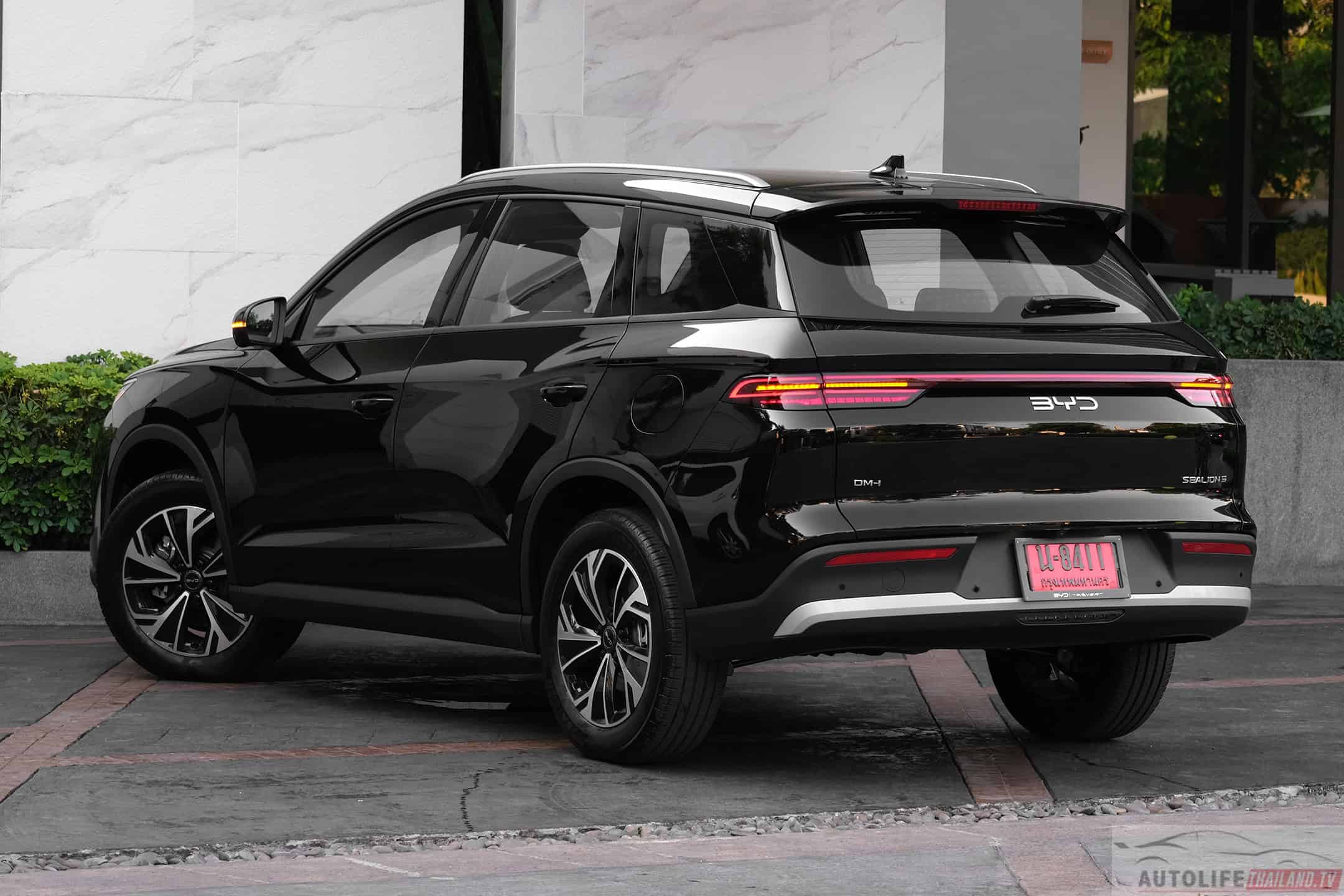 BYD Sealion 5