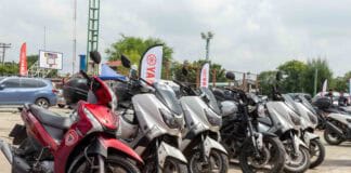 YAMAHA-HONDA ช่วยเหลือผู้ประสบภัยรถจักรยานยนต์น้ำท่วม YAMAHA