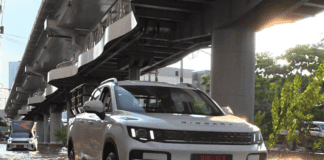 GEELY RIDDARA ECON L ส่งความเหลือสู่ผู้ประสบอุทกภัยในพื้นที่คลองจั่น GEELY RIDDARA ECON L